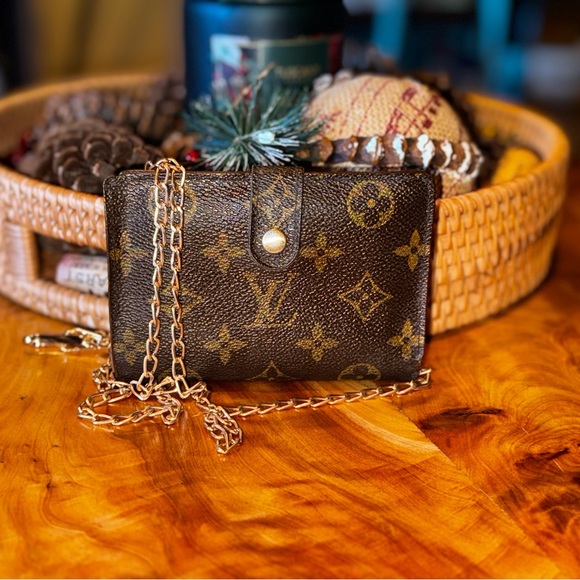 Authentic Louis Vuitton
Vintage You'll
Treasure. "carry a story not just a bag. - Picture 6 of 17